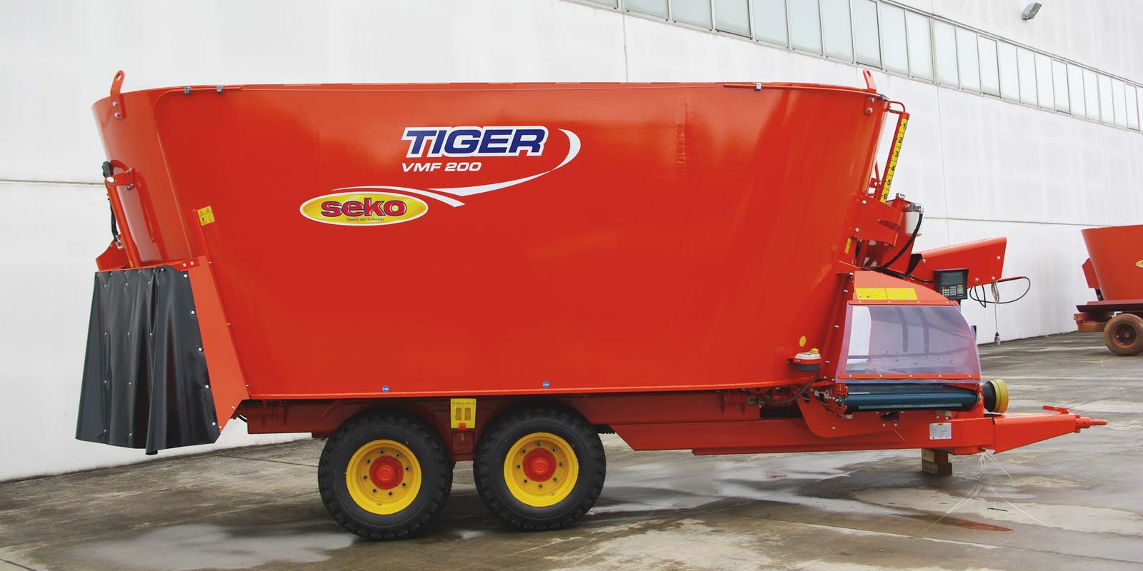 UNIFEED VERTICAL TRAILED MIXING WAGONS